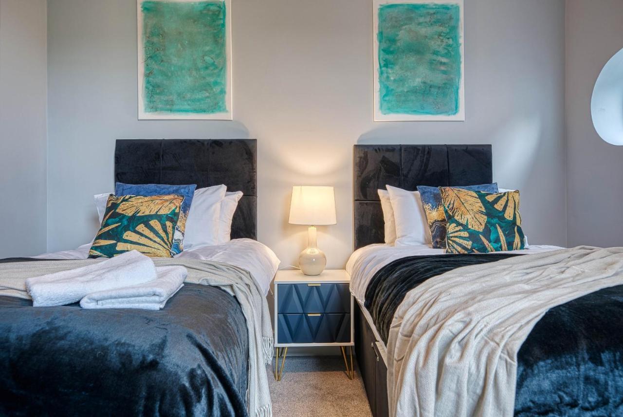 Spacious Nottingham Abode - Sleeps 16 Buitenkant foto