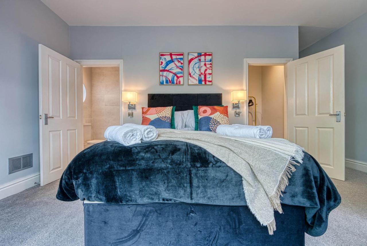 Spacious Nottingham Abode - Sleeps 16 Buitenkant foto