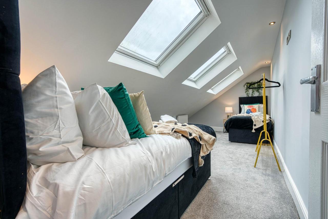 Spacious Nottingham Abode - Sleeps 16 Buitenkant foto