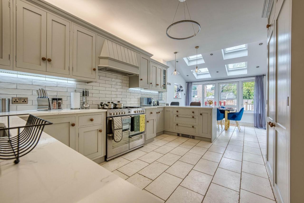 Spacious Nottingham Abode - Sleeps 16 Buitenkant foto